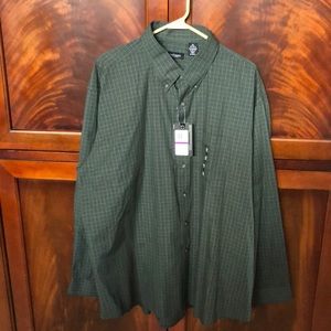 Men’s Van Heusen long sleeve button down shirt
